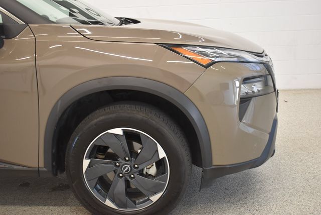 Used 2025 Nissan Rogue SV AWD/4WD image 13