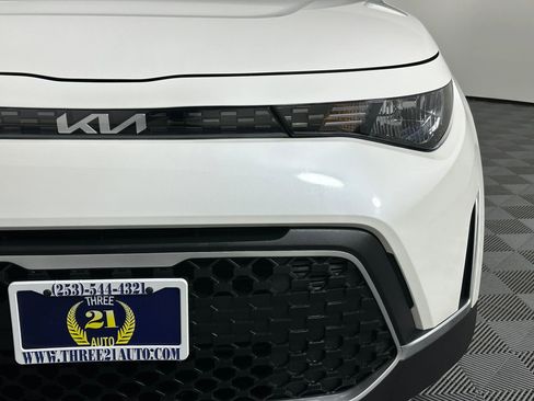 Used 2023 Kia Soul LX w/ LX Technology Package image 6