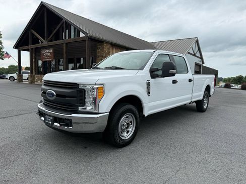 Used 2017 Ford F250 XL w/ Power Equipment Group RWD image 2