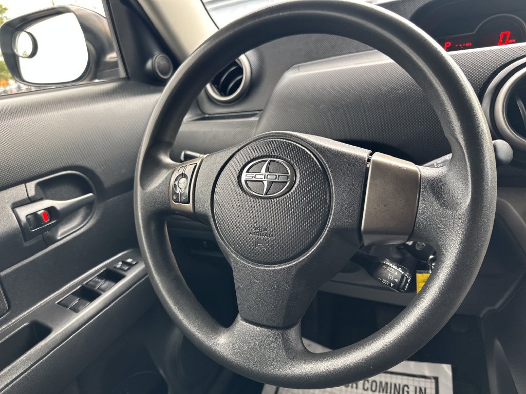 Used 2014 Scion xB FWD image 25