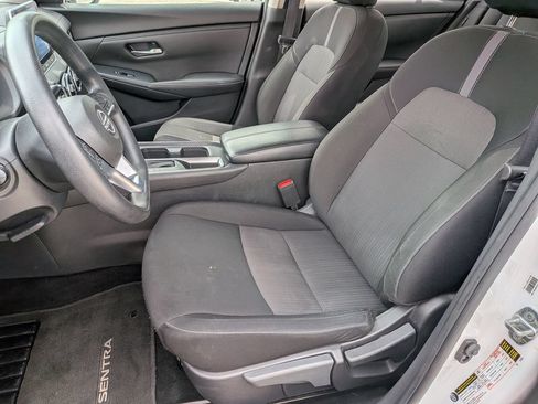 Used 2025 Nissan Sentra SV FWD image 17