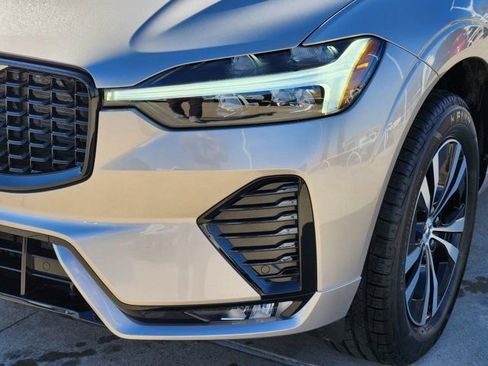 Used 2025 Volvo XC60 B5 Core image 16