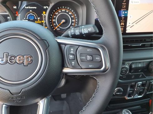 New 2026 Jeep Wrangler Unlimited Sahara AWD/4WD image 20