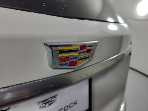 Certified 2025 Cadillac XT6 Premium Luxury w/ Technology Package image 6