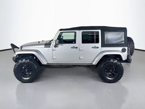 Used 2013 Jeep Wrangler Unlimited Sahara w/ Connectivity Group AWD/4WD image 11