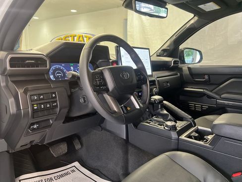 Used 2025 Toyota 4Runner TRD Off-Road Premium w/ Tow Technology Package AWD/4WD image 19
