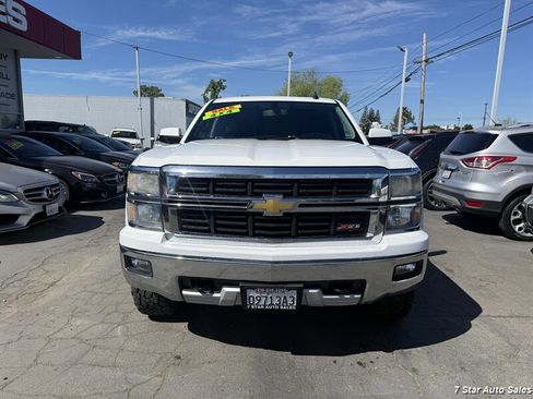 Used 2015 Chevrolet Silverado 1500 LT w/ LT Convenience Package AWD/4WD image 2