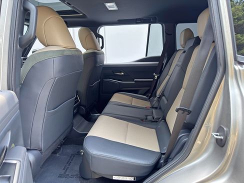 Used 2024 Lexus GX 550 AWD/4WD image 45