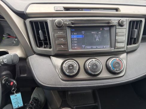 Used 2015 Toyota RAV4 LE AWD/4WD image 10