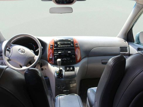 Used 2006 Toyota Sienna FWD image 8