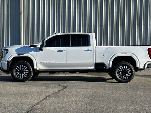 Used 2024 GMC Sierra 2500 Denali Ultimate AWD/4WD image 7