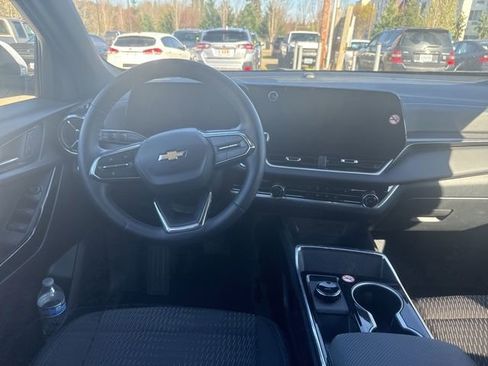 Used 2026 Chevrolet Equinox LT image 18