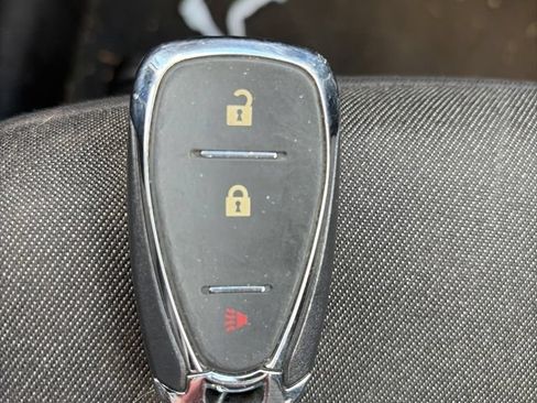 Used 2018 Chevrolet Equinox LT FWD image 24