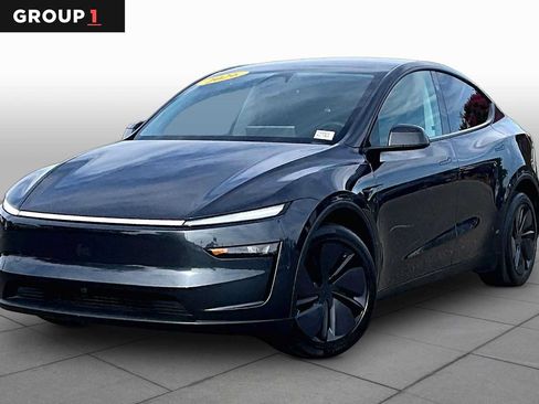 Used 2026 Tesla Model Y AWD image 1