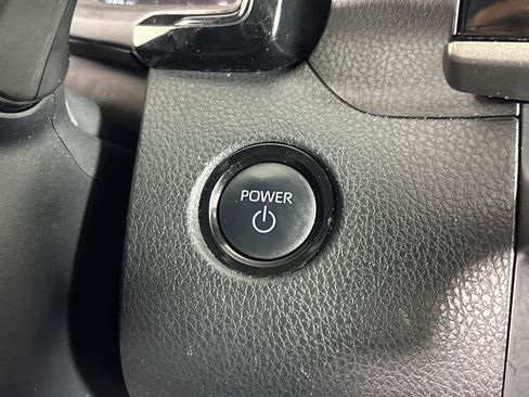 Used 2025 Toyota Camry SE w/ Convenience Package image 25