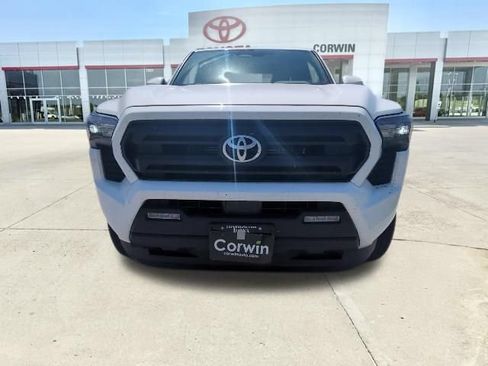 Used 2024 Toyota Tacoma SR5 AWD/4WD image 9