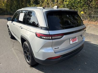 Used 2024 Jeep Grand Cherokee Altitude