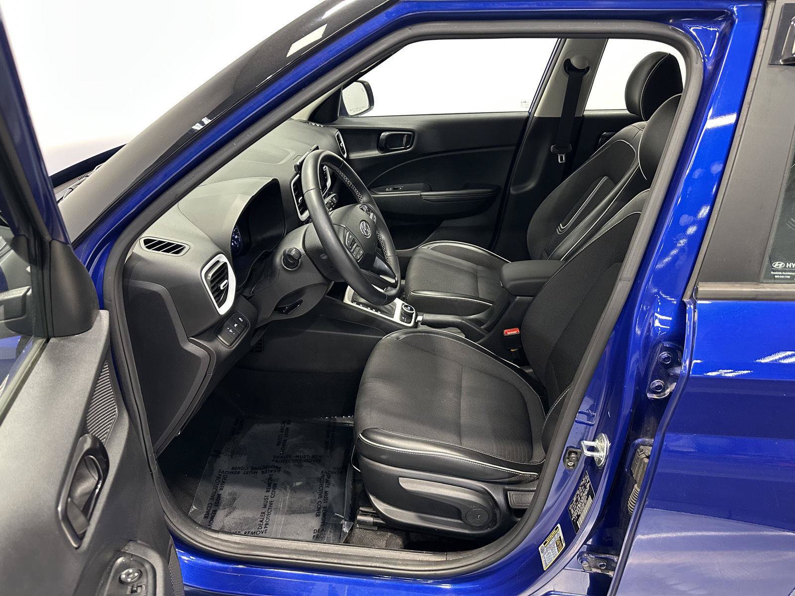 Used 2022 Hyundai Venue Limited FWD image 14