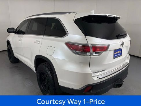 Used 2015 Toyota Highlander Limited w/ Driver Technology Package AWD/4WD image 9