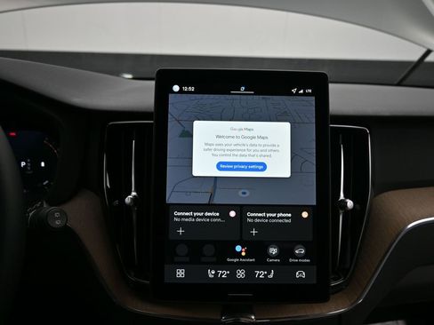 New 2026 Volvo XC60 B5 Plus w/ Protection Package Premier image 17