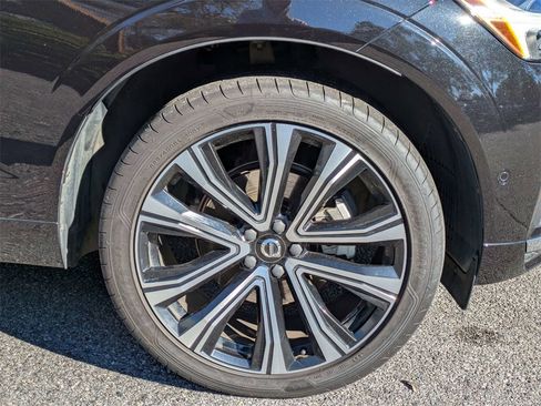 Certified 2023 Volvo XC60 B5 Ultimate w/ Protection Package Premier image 12