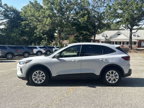 Used 2025 Ford Escape Active w/ Tech Pack #1 FWD image 4