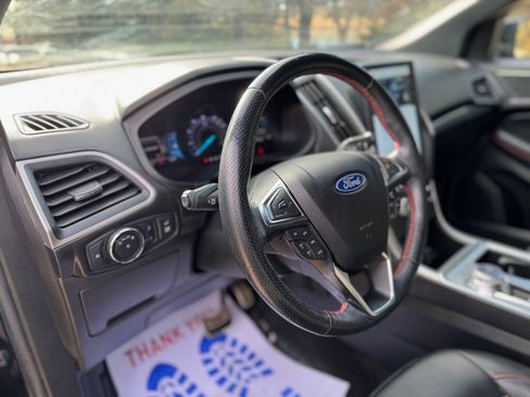 Used 2022 Ford Edge ST-Line image 12