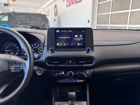 Used 2023 Hyundai Kona SEL AWD/4WD image 17