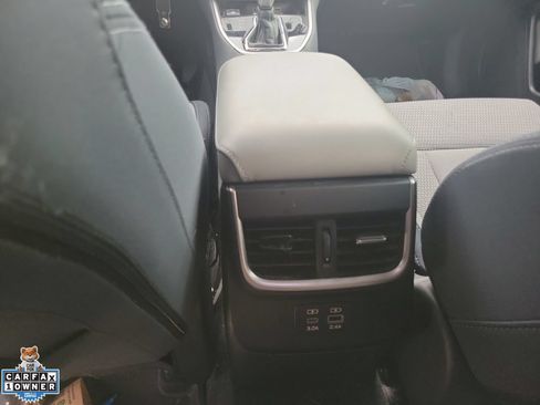 Used 2025 Subaru Outback Premium AWD/4WD image 23