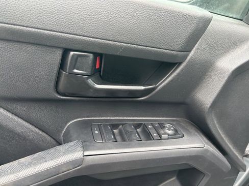 Used 2024 Toyota Tacoma SR5 w/ SR5 Upgrade Package image 21