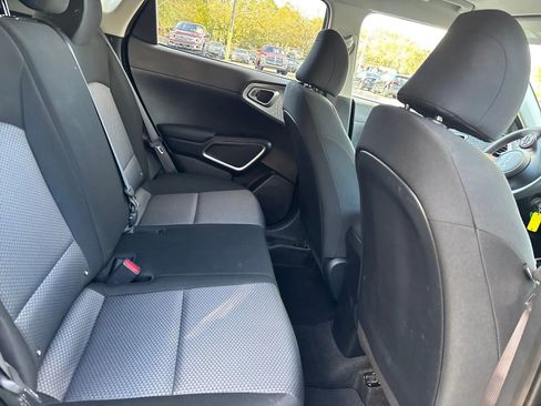 Used 2025 Kia Soul LX w/ LX Technology Package image 12