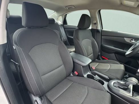 Used 2019 Kia Forte LXS FWD image 14