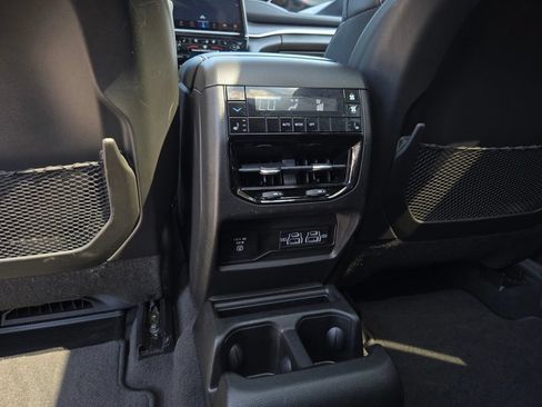 Used 2022 Jeep Grand Cherokee L Limited w/ Luxury Tech Group II AWD/4WD image 33
