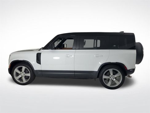 Used 2024 Land Rover Defender 110 SE AWD/4WD image 2