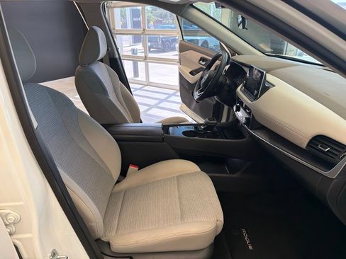 Used 2023 Nissan Rogue SV FWD image 39