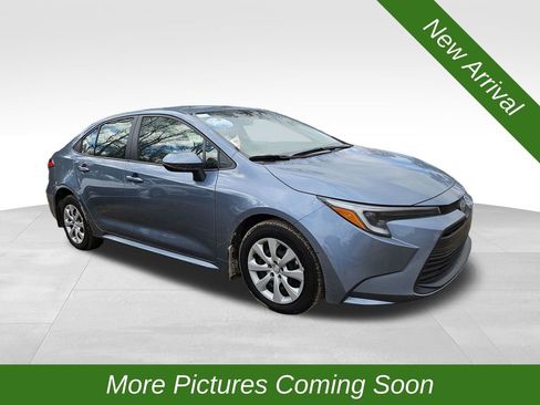 Used 2025 Toyota Corolla LE image 1