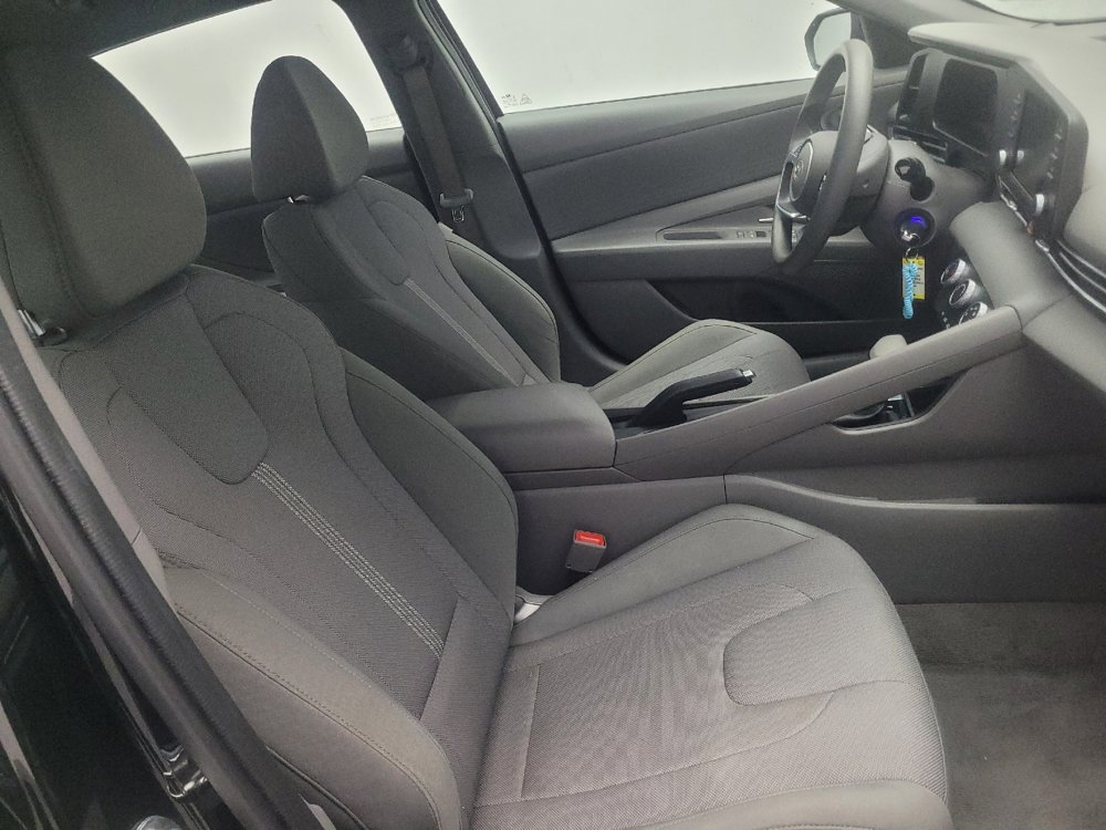 Used 2024 Hyundai Elantra SE FWD image 21