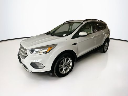 Used 2018 Ford Escape SE AWD/4WD image 3
