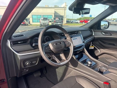 New 2026 Jeep Grand Cherokee L Limited AWD/4WD image 8