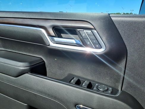 Used 2024 GMC Sierra 1500 SLT image 7