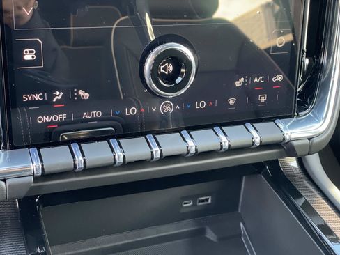 New 2026 GMC Yukon XL Elevation image 15