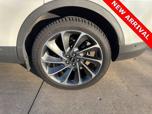 Used 2020 Lincoln Nautilus Reserve w/ Equipment Group 201A image 6