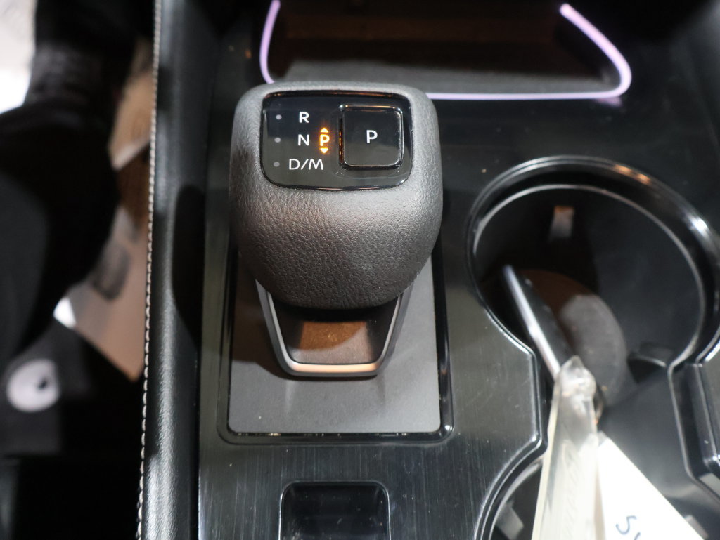 Used 2025 Nissan Rogue Platinum w/ Tech Package AWD/4WD image 35