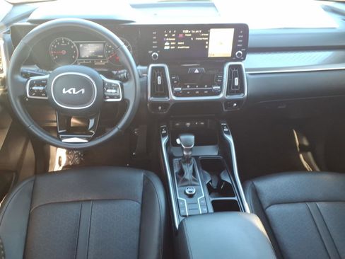 Used 2023 Kia Sorento S image 15