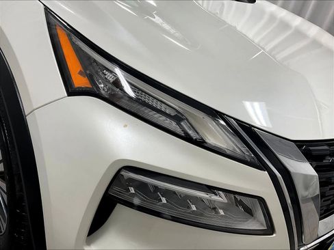 Certified 2021 Nissan Rogue SV image 32