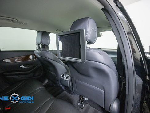 Used 2019 Mercedes-Benz GLC 300 4MATIC image 35