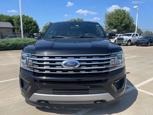 Used 2020 Ford Expedition XLT w/ Equipment Group 202A AWD/4WD image 2