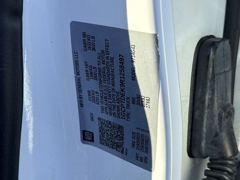 Used 2024 Chevrolet Colorado Z71 w/ Z71 Convenience Package 2 image 51