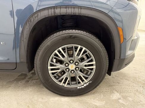 Certified 2025 Chevrolet Traverse LT image 14
