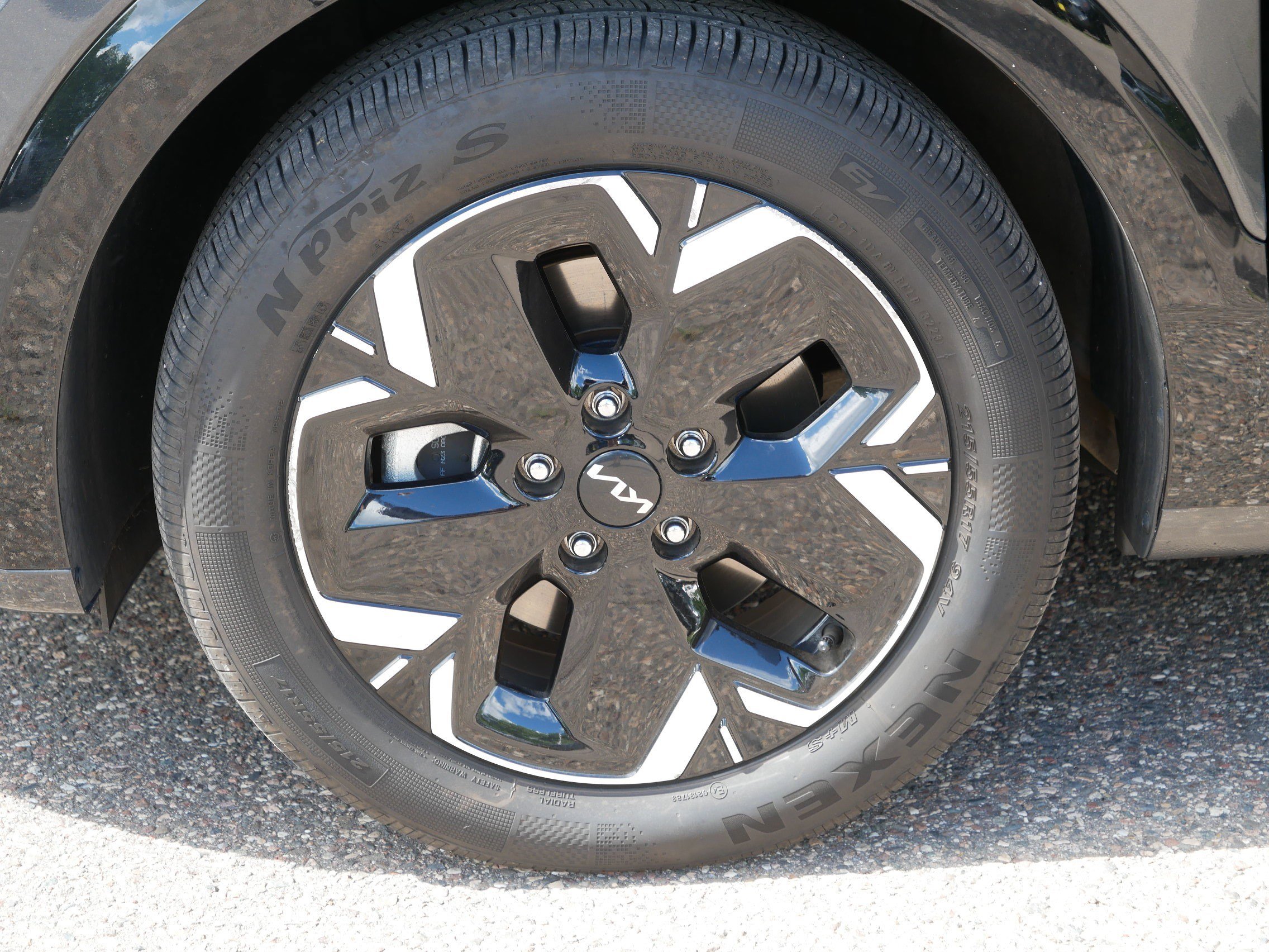 Certified 2024 Kia Niro Wind w/ Wind Preserve Package FWD image 15
